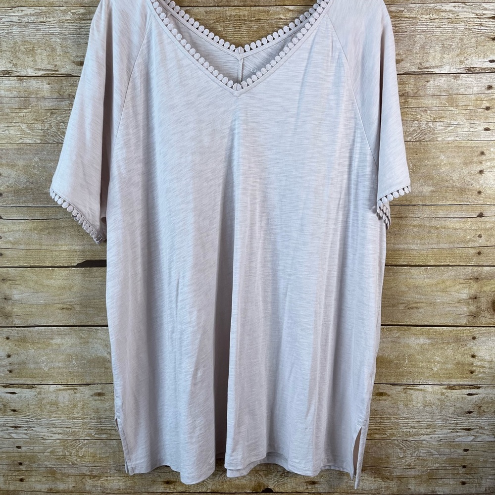 Lands' End Women’s Beige V-Neck Tunic Top Size 1X Detailed Neck Short Sleeves - Picture 2 of 7